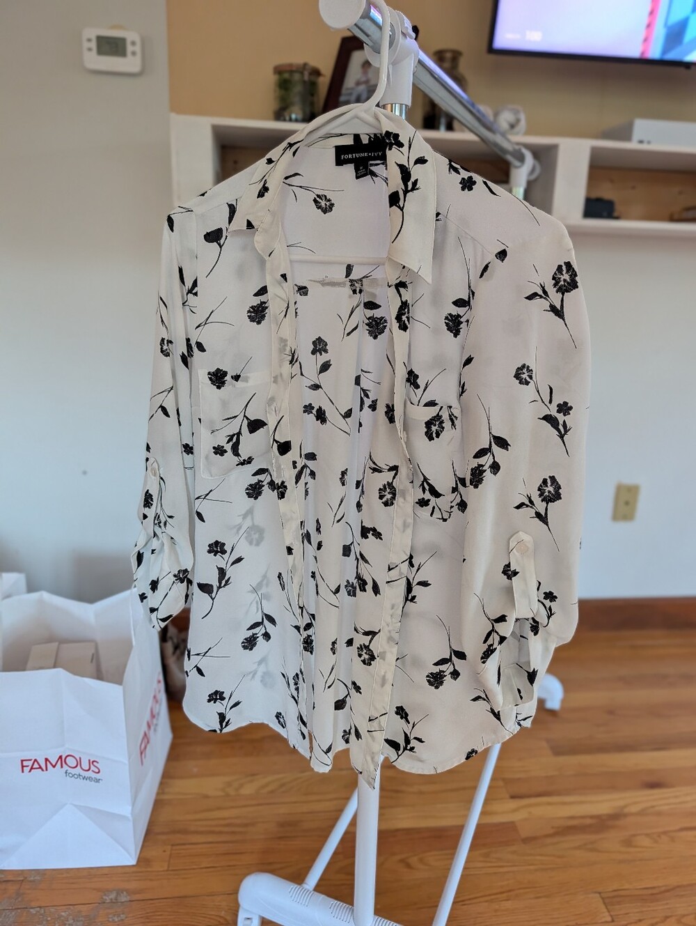 Fortune + Ivy Black & White Floral Button-Up Blouse – Size Medium